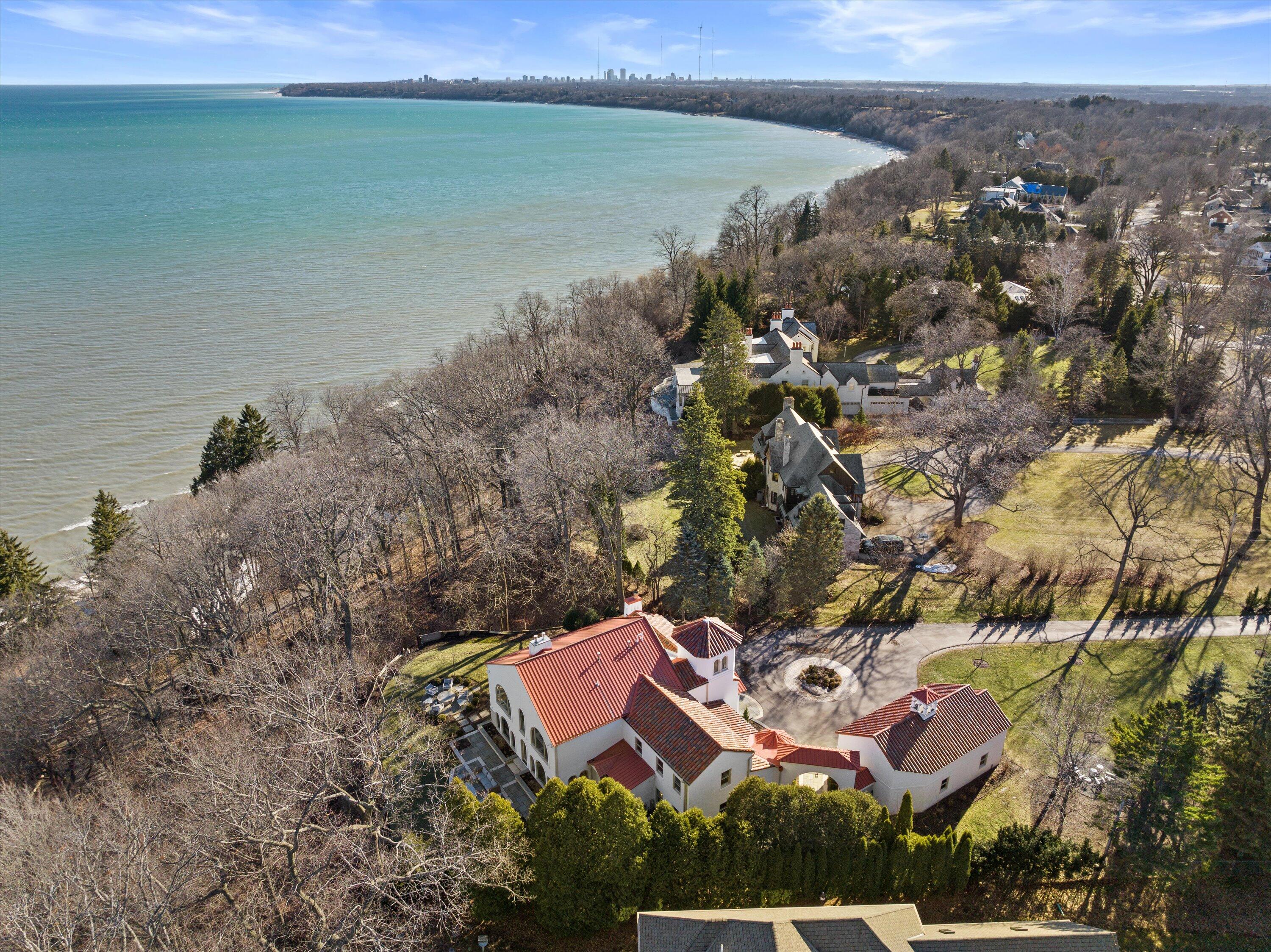 7032 North Barnett Lane Fox Point, WI 53217 - Photo 44 of 53 086-DJI_20260211092303_0779_D