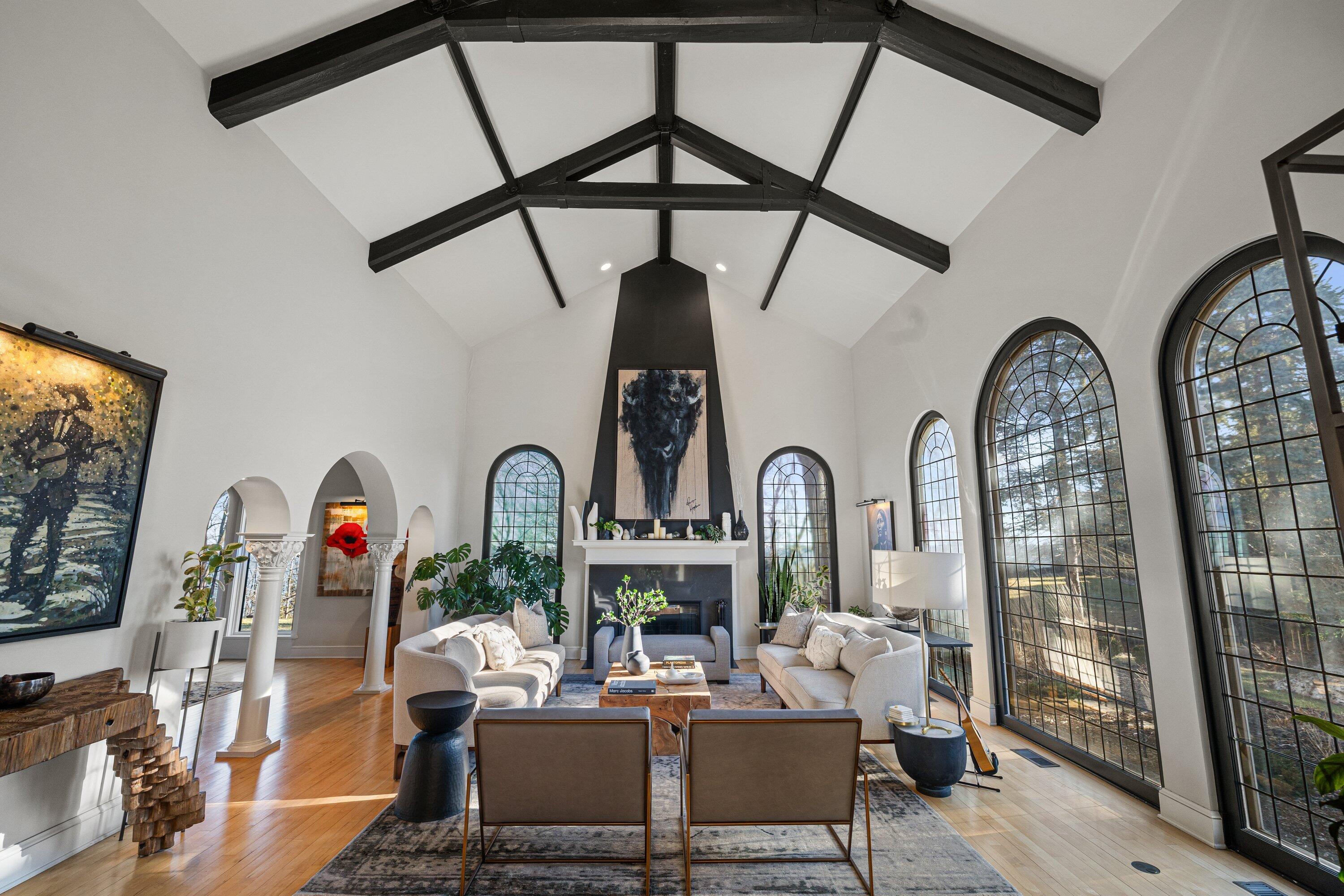 7032 North Barnett Lane Fox Point, WI 53217 - Photo 4 of 53 Family Room