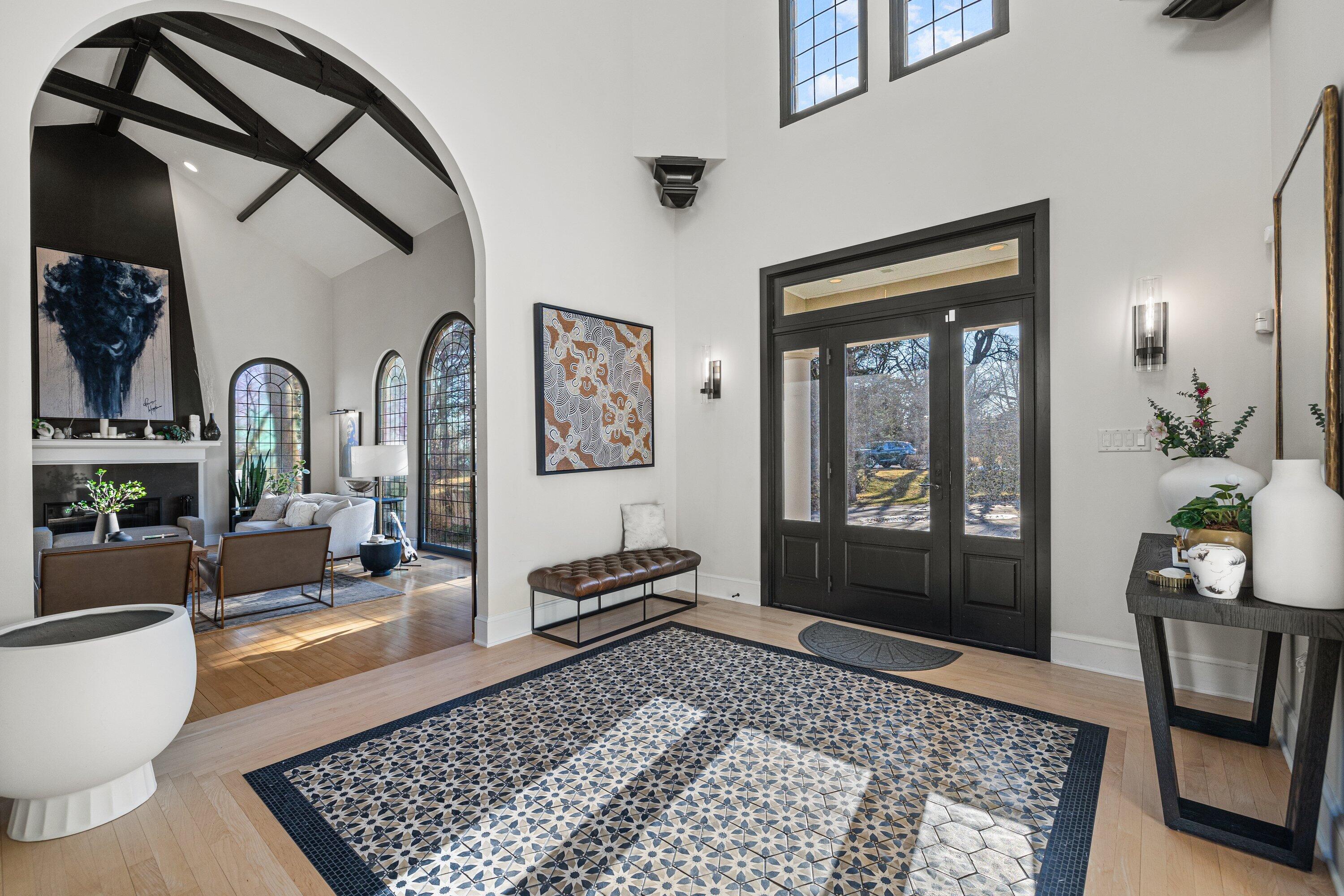 7032 North Barnett Lane Fox Point, WI 53217 - Photo 5 of 53 Foyer