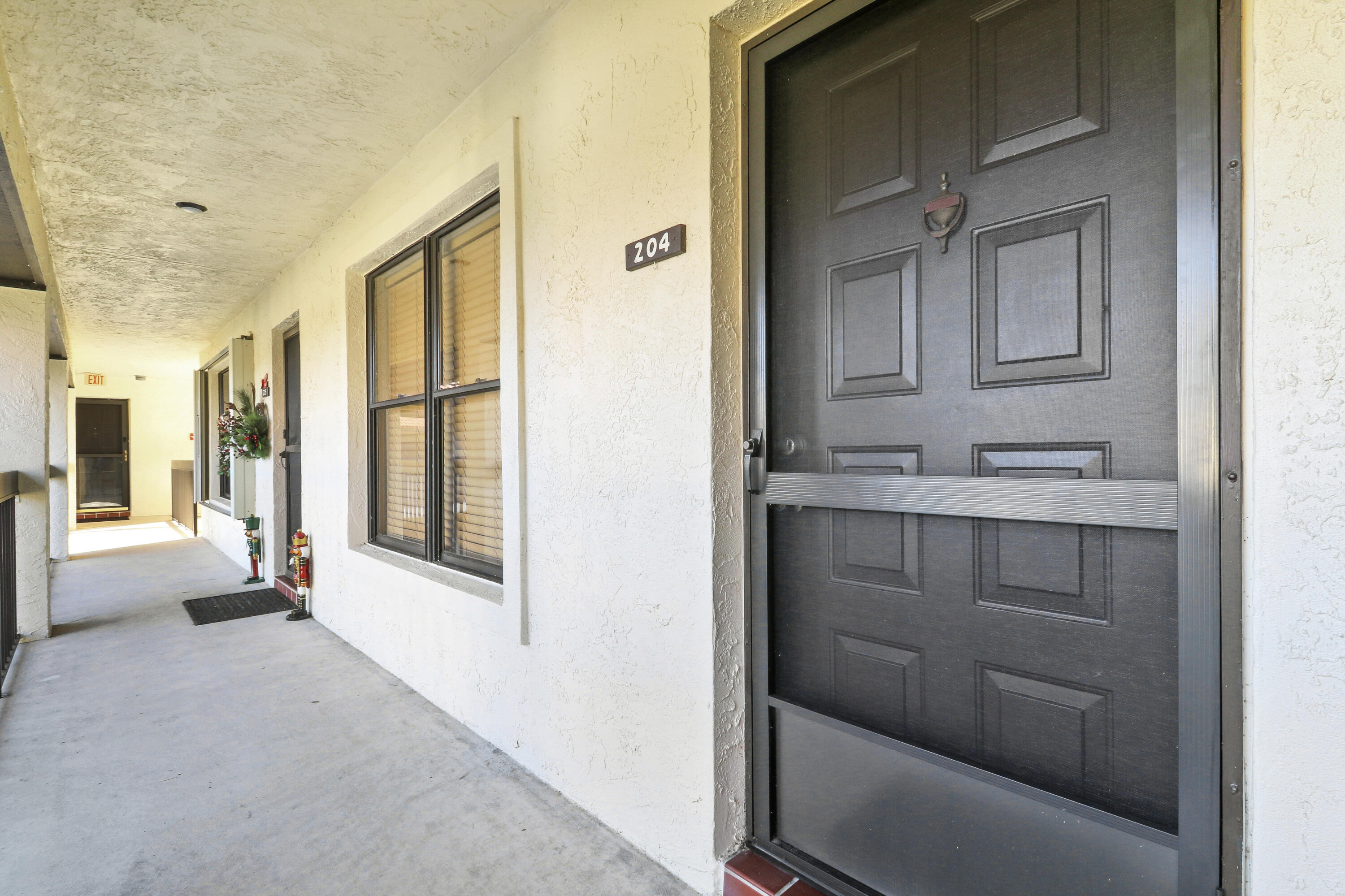 540 Southwest South River Drive, Unit 204 Stuart, FL 34997 - Photo 3 of 14 House2-2