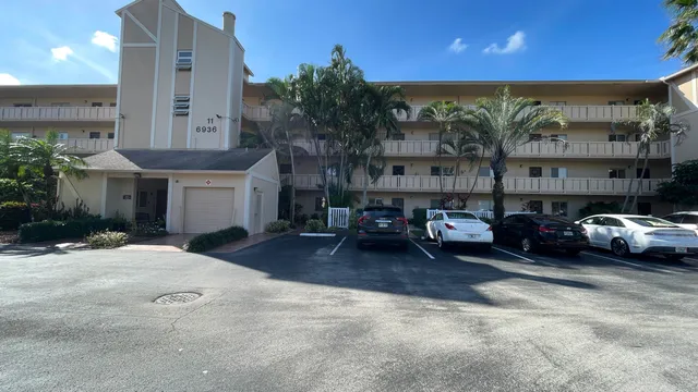$125,000 | 6936 Huntington Lane, Unit 405, Delray Beach, FL 33446