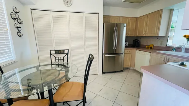 $125,000 | 6936 Huntington Lane, Unit 405, Delray Beach, FL 33446