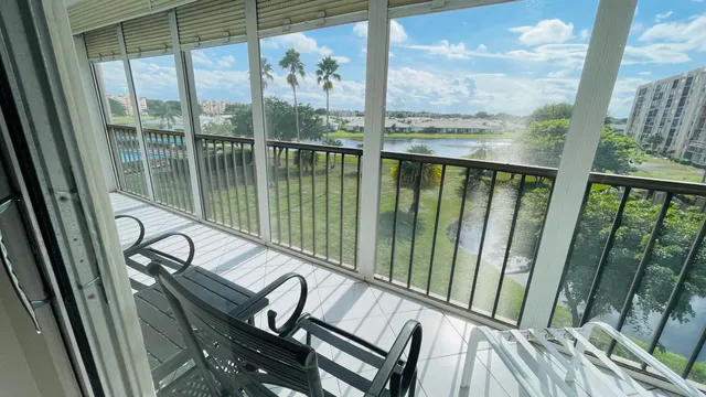 $125,000 | 6936 Huntington Lane, Unit 405, Delray Beach, FL 33446