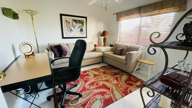 $125,000 | 6936 Huntington Lane, Unit 405, Delray Beach, FL 33446