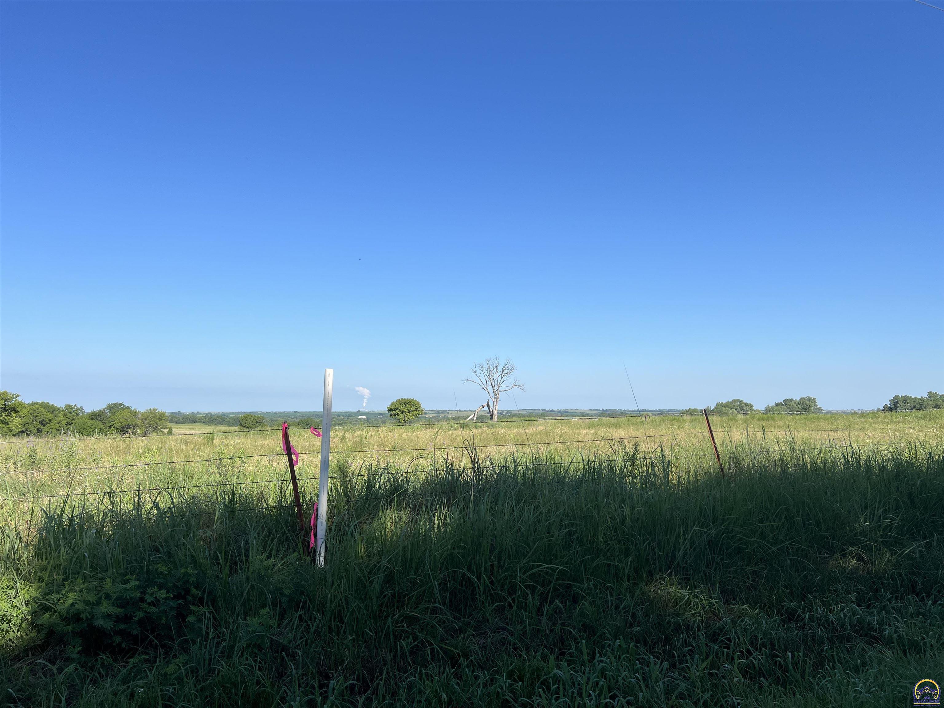 7 Northwest Jennings Road Topeka, KS 66618 - Photo 2 of 2