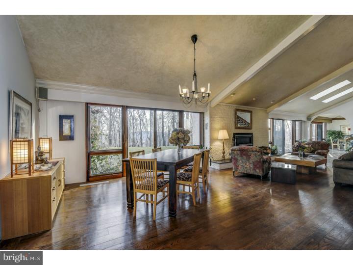 291 County Line Road Riegelsville, PA 18077 - Photo 4 of 25 Dining Room