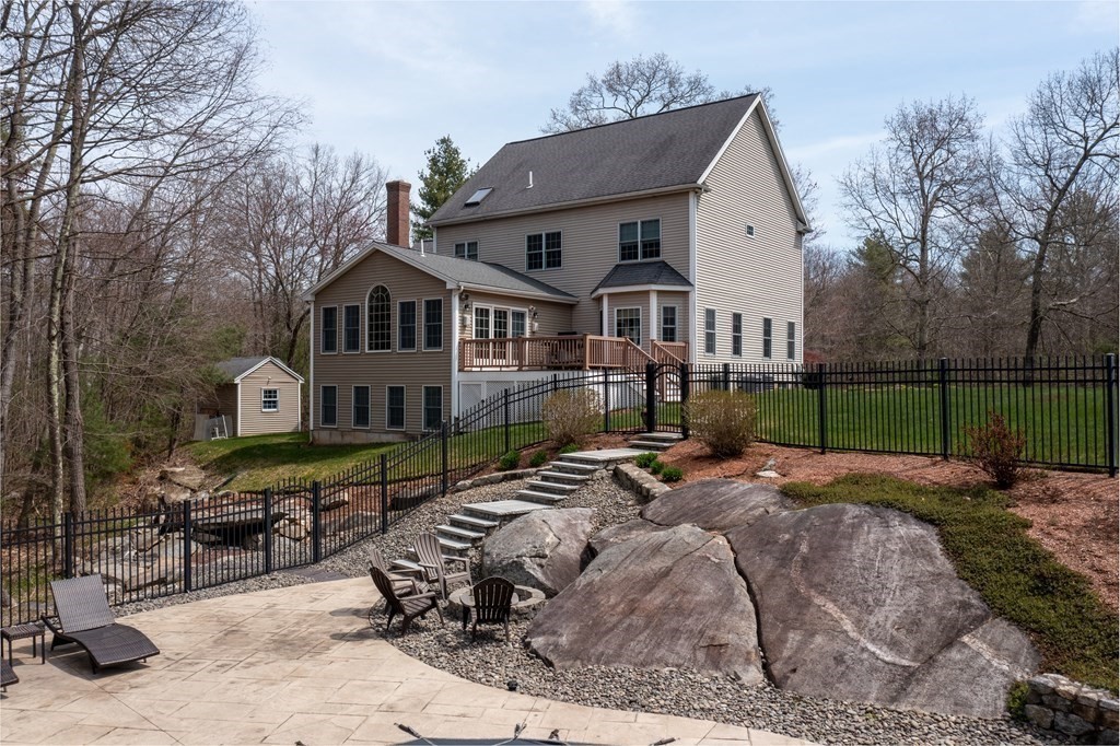 39 Vincent Road Mendon, MA 01756 - Photo 5 of 42