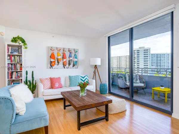 $4,800 | 1330 West Avenue, Unit 711, Miami Beach, FL 33139