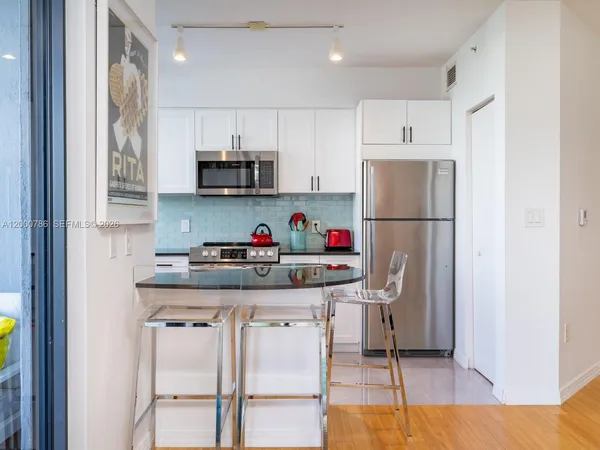 $4,800 | 1330 West Avenue, Unit 711, Miami Beach, FL 33139