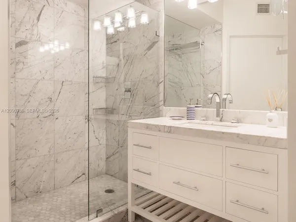 $4,800 | 1330 West Avenue, Unit 711, Miami Beach, FL 33139