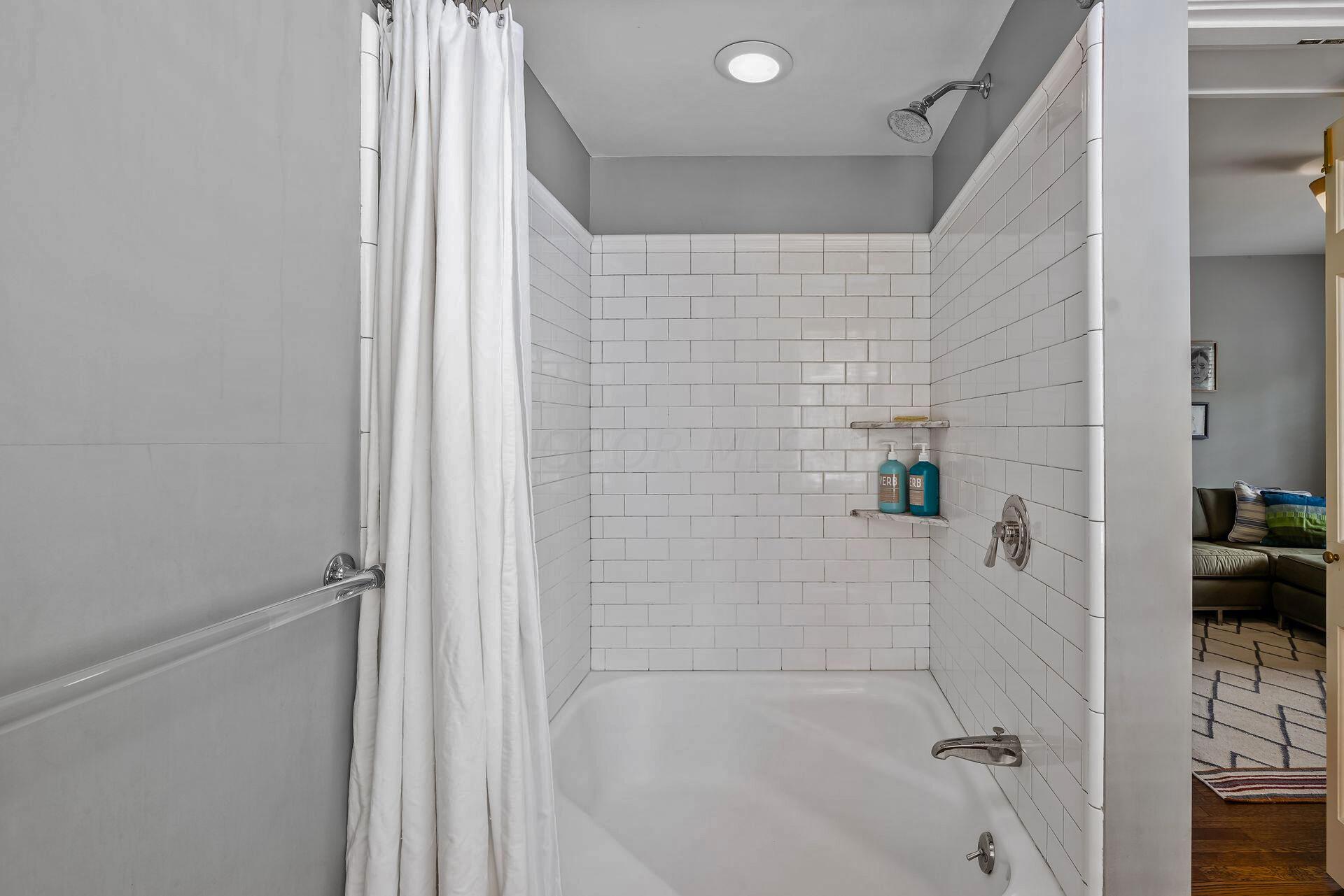 180 Ashbourne Road Columbus, OH 43209 - Photo 36 of 62 Suite 3