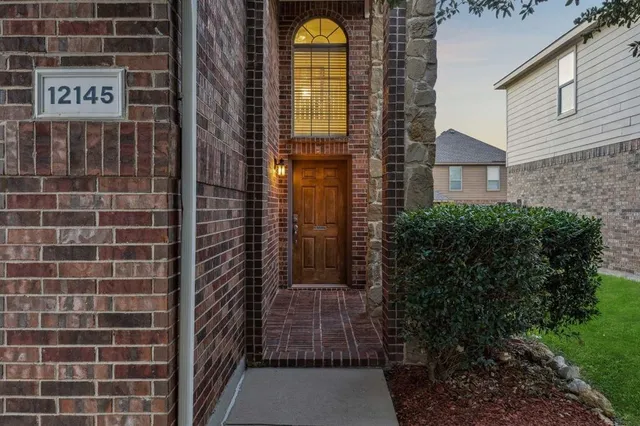 $2,300 | 12145 Walden Wood Drive, Fort Worth, TX 76244