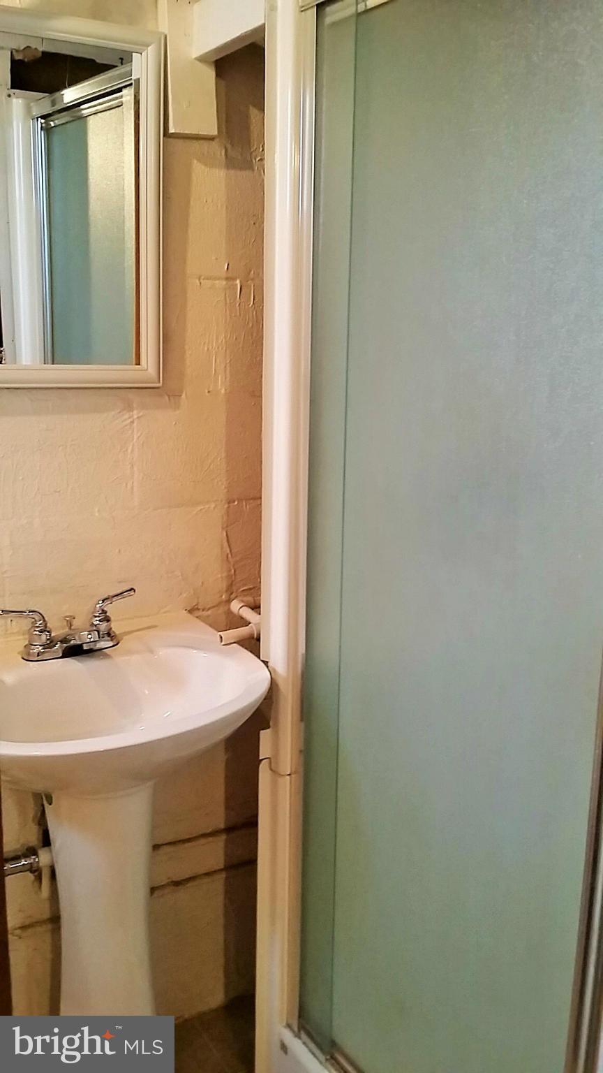 1426 Clairidge Road Baltimore, MD 21207 - Photo 14 of 26 Bath