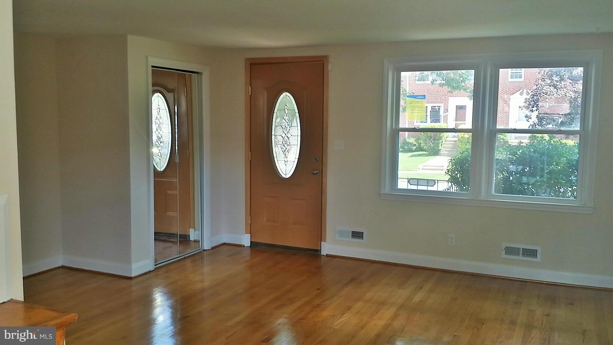 1426 Clairidge Road Baltimore, MD 21207 - Photo 6 of 26 Living Room