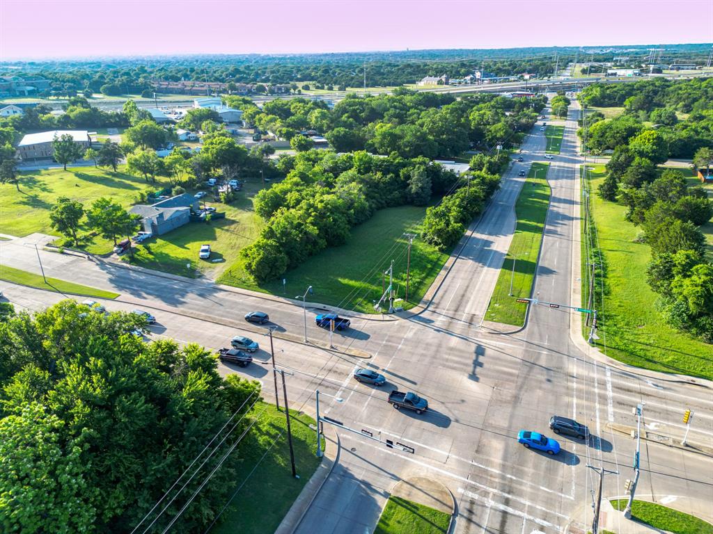 727 East Pleasant Run Road Cedar Hill, TX 75104 - Photo 13 of 23 a view of a city with garden