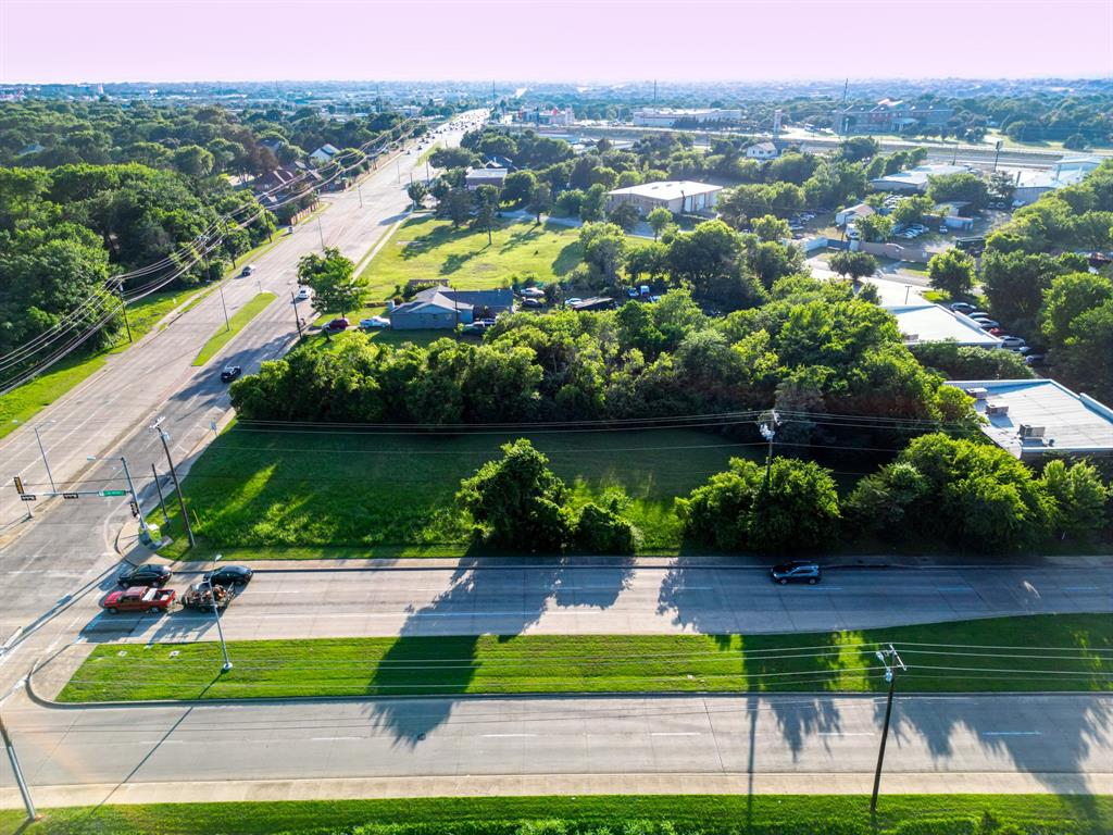 727 East Pleasant Run Road Cedar Hill, TX 75104 - Photo 14 of 23 a view of a garden with sitting area