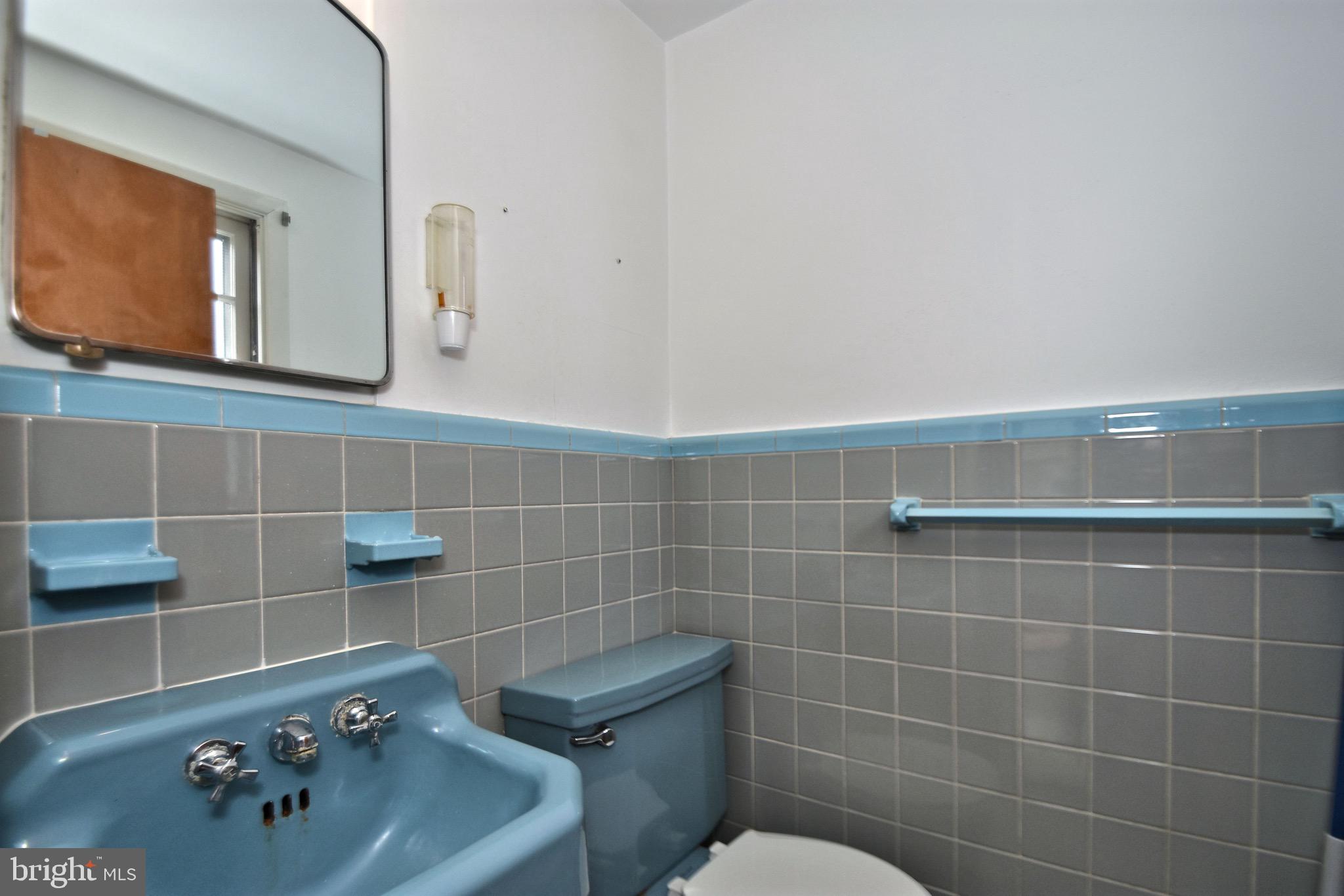 2341 Poplar Road Havertown, PA 19083 - Photo 23 of 45 Master Bath