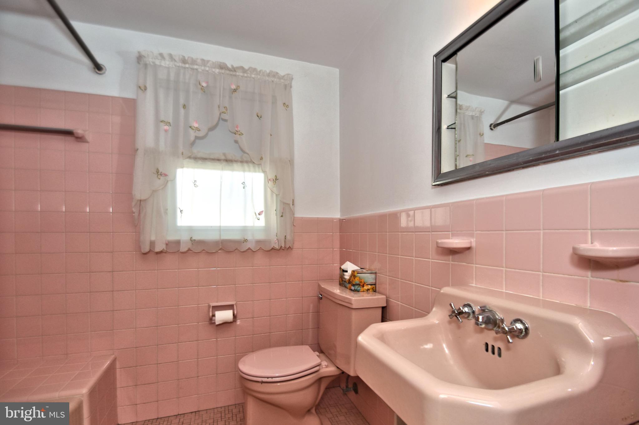 2341 Poplar Road Havertown, PA 19083 - Photo 31 of 45 Hall Bath