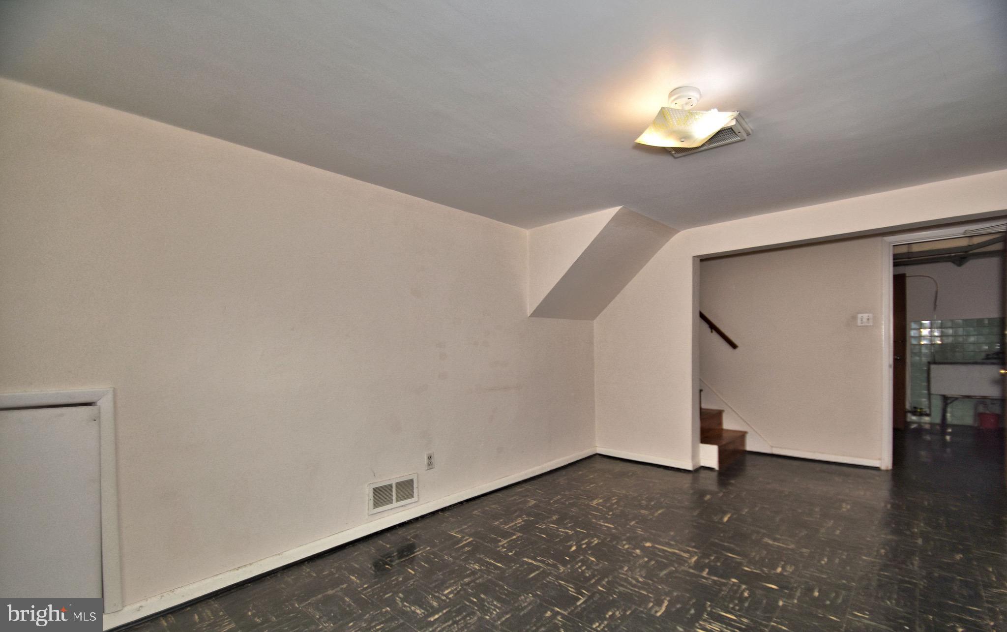 2341 Poplar Road Havertown, PA 19083 - Photo 33 of 45 Family room