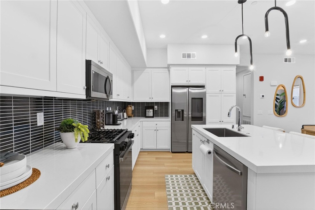 27209 Cranmore Way Valencia, CA 91381 - Photo 18 of 61