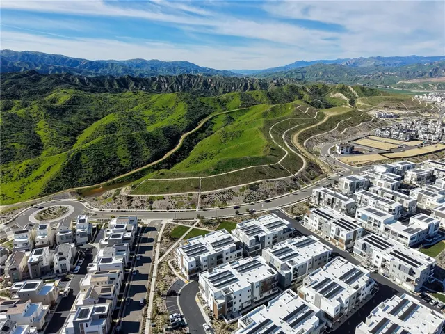 $554,203 | 27209 Cranmore Way, Unit 203, Valencia, CA 91381