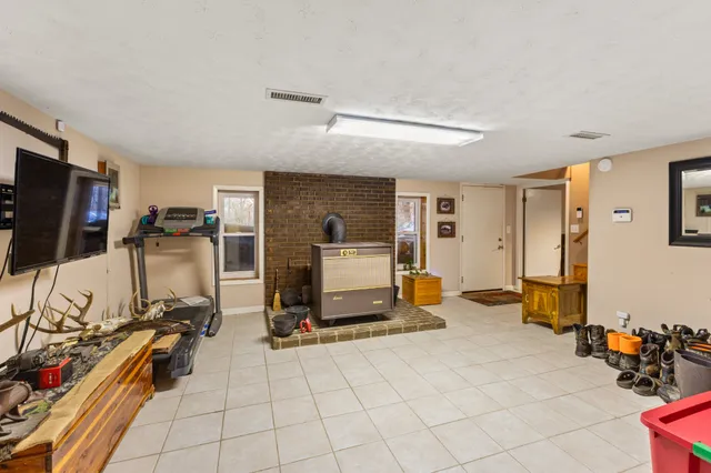 $850,000 | 392 Feather Ridge Road, Charlotte, TN 37036