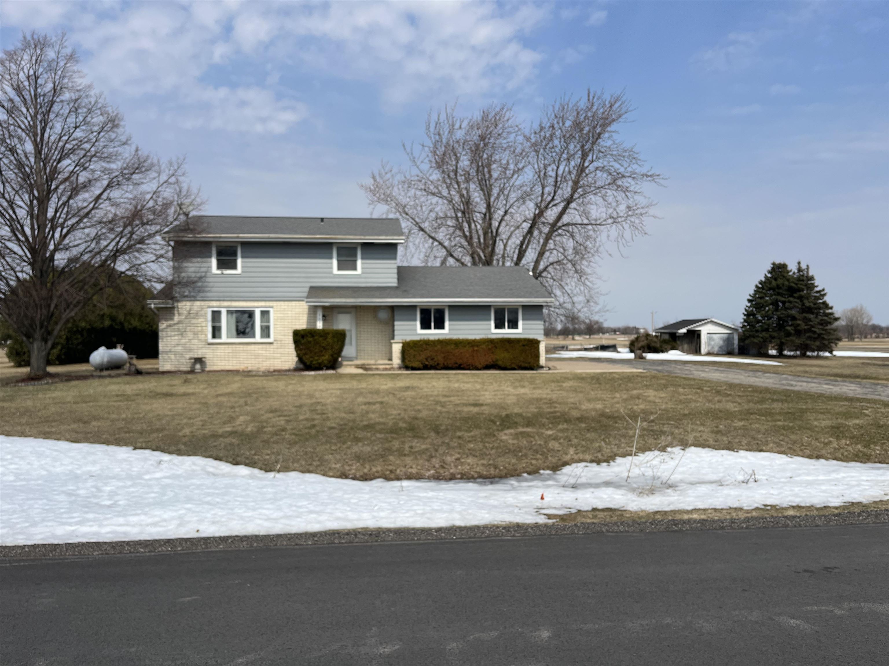 1690 West Ripple Avenue Oshkosh, WI 54902 - Photo 3 of 11