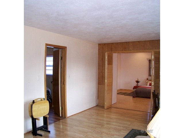 2547 Caton Farm Road Joliet, IL 60435 - Photo 5 of 17 a living room with furniture and a window