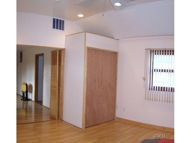 2547 Caton Farm Road Joliet, IL 60435 - Photo 8 of 17 a view of a hallway view with three rooms