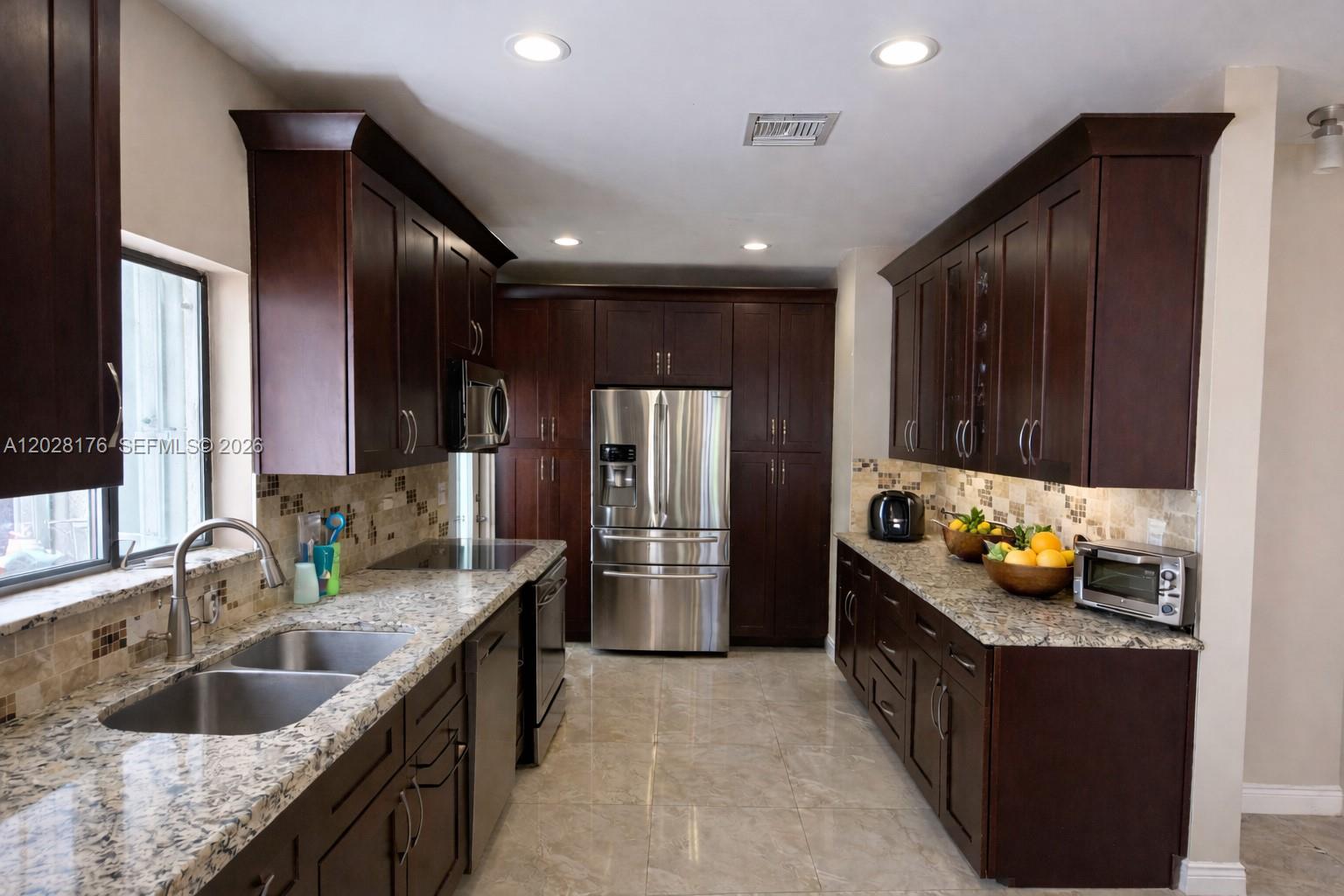 21719 Cromwell Circle Boca Raton, FL 33486 - Photo 14 of 85