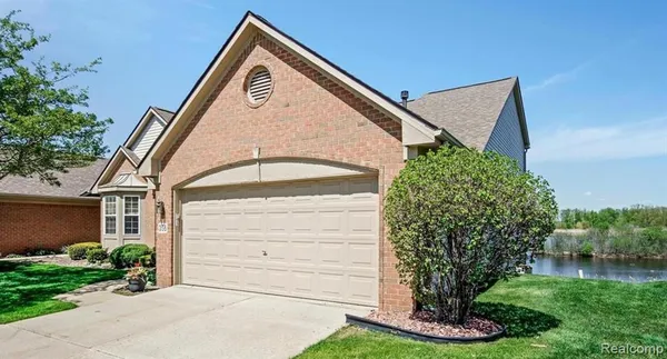 $3,000 | 356 Shore Brook Lane, Walled Lake, MI 48390