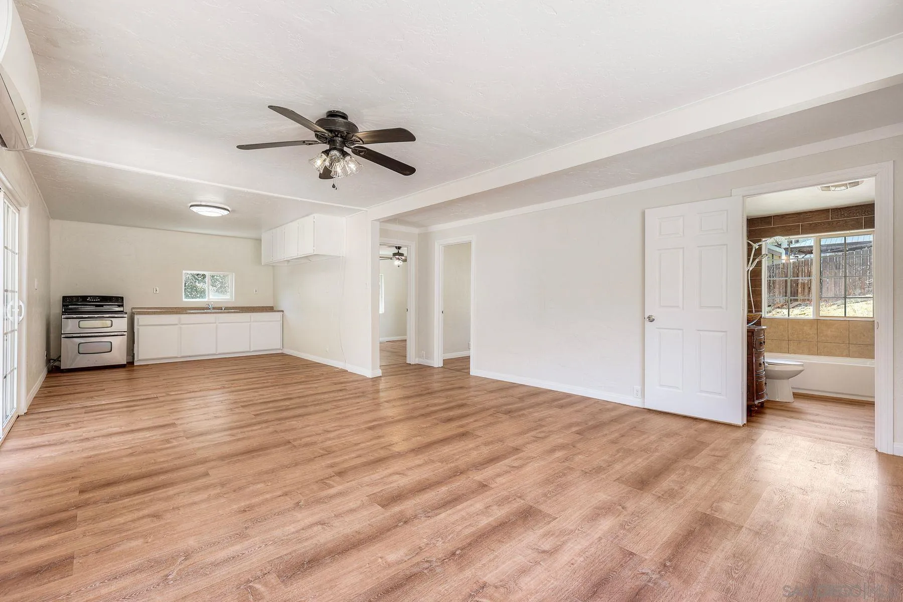 126 Almyra Road El Cajon, CA 92019 - Photo 4 of 21