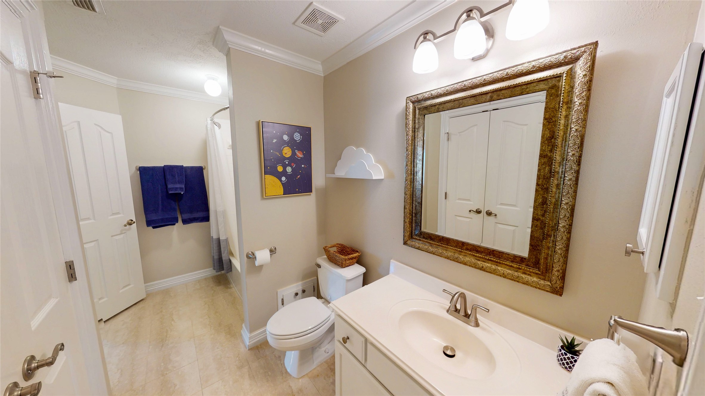 7947 Clarion Way Houston, TX 77040 - Photo 24 of 36 Second Full Bathroom