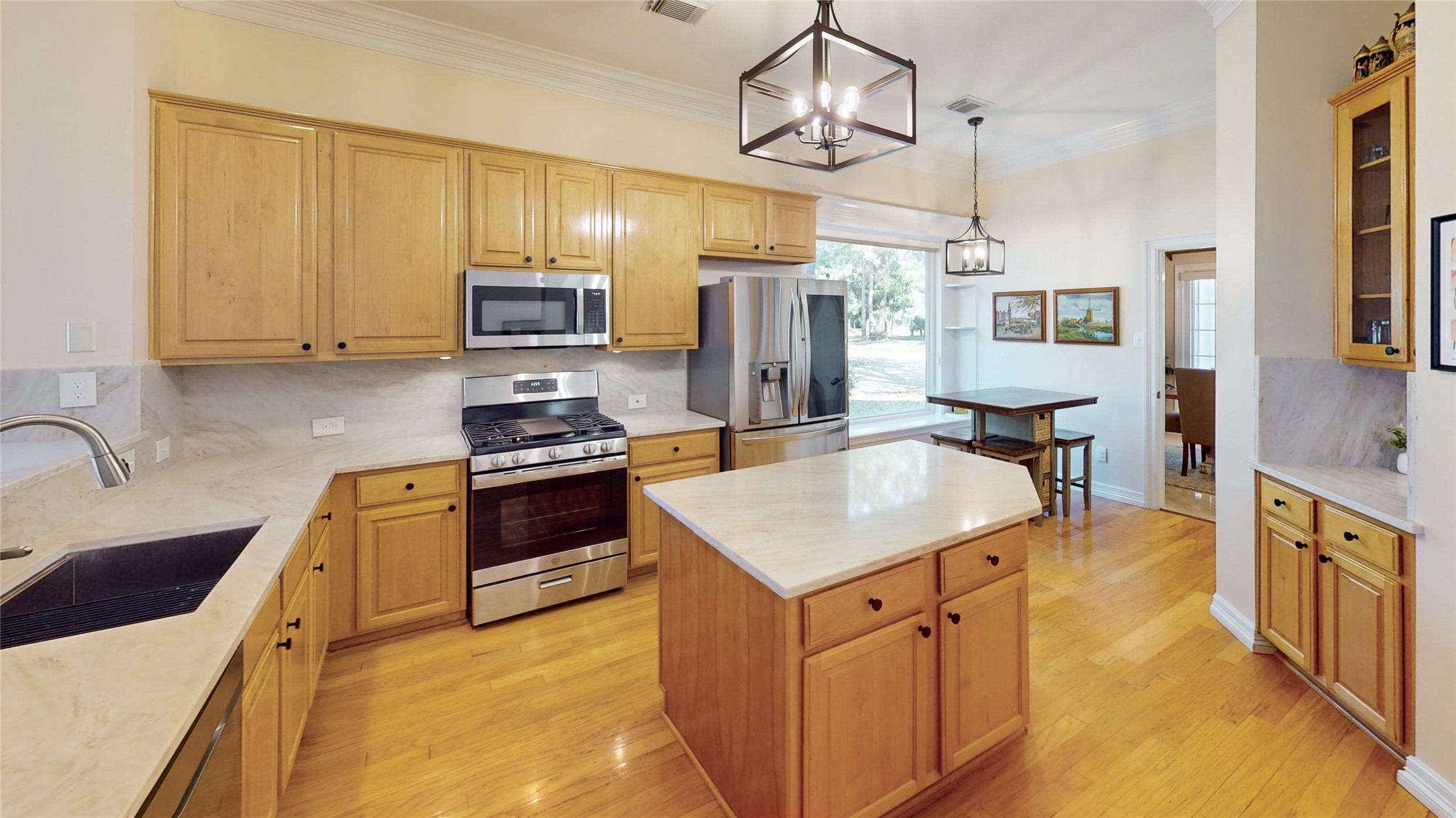 7947 Clarion Way Houston, TX 77040 - Photo 8 of 36