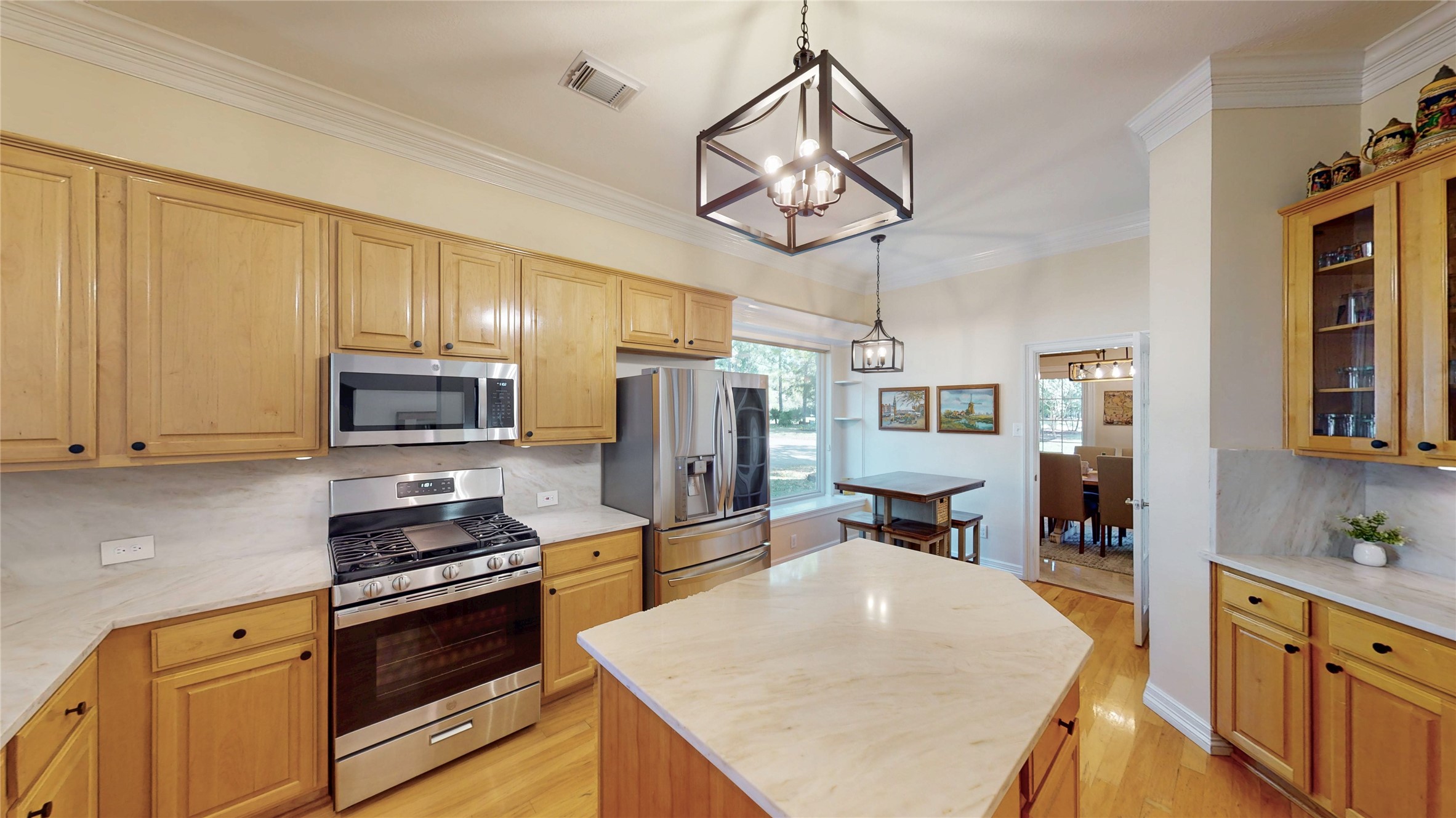 7947 Clarion Way Houston, TX 77040 - Photo 9 of 36