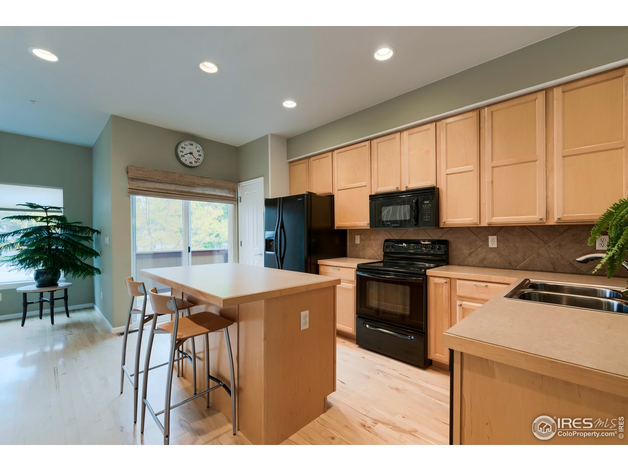1221 East Prospect Road, Unit D1 Fort Collins, CO 80525 - Photo 8 of 28 nice kitchen with island