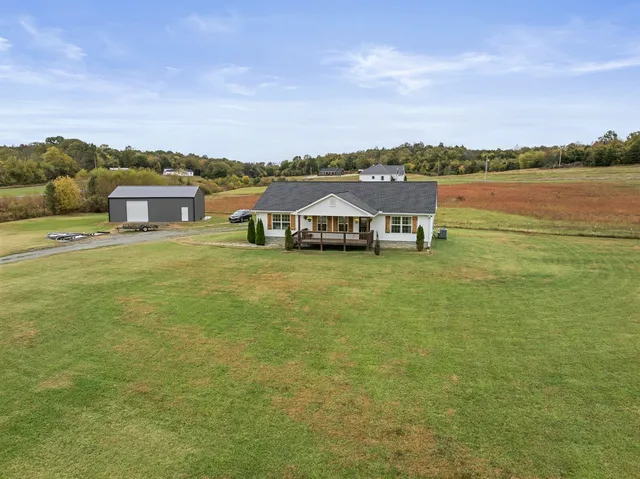 $484,500 | 890 West Main Street, Alexandria, TN 37012