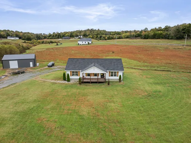 $484,500 | 890 West Main Street, Alexandria, TN 37012