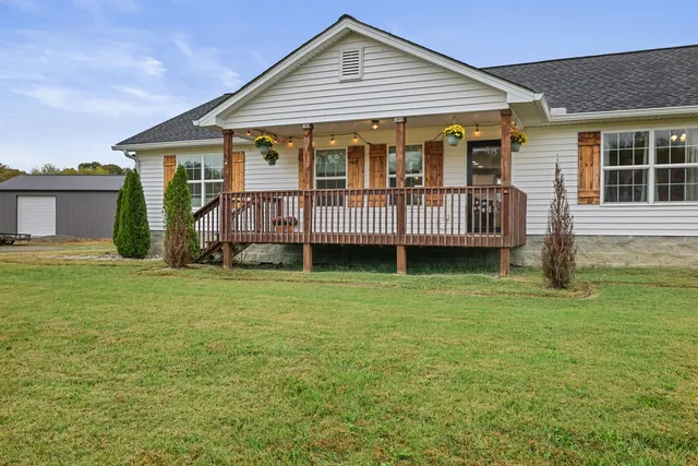 $484,500 | 890 West Main Street, Alexandria, TN 37012
