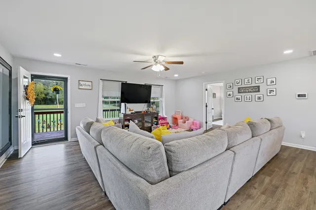 $484,500 | 890 West Main Street, Alexandria, TN 37012