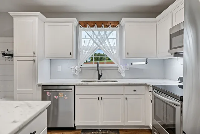 $484,500 | 890 West Main Street, Alexandria, TN 37012