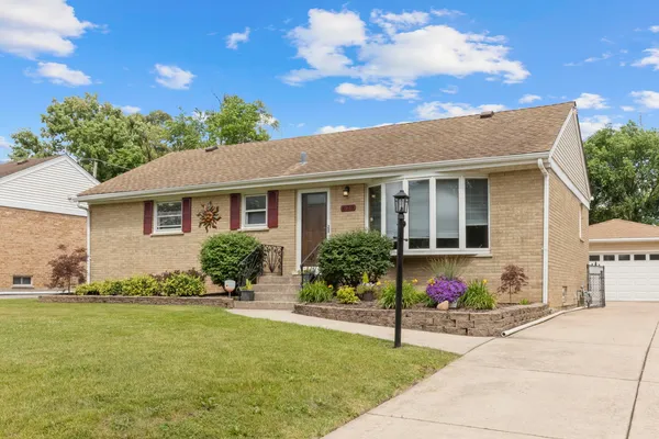 $420,000 | 679 North West Road, Lombard, IL 60148
