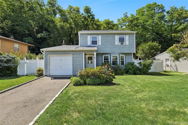 $775,000 | 17 Harmony Lane, Glen Cove, NY 11542