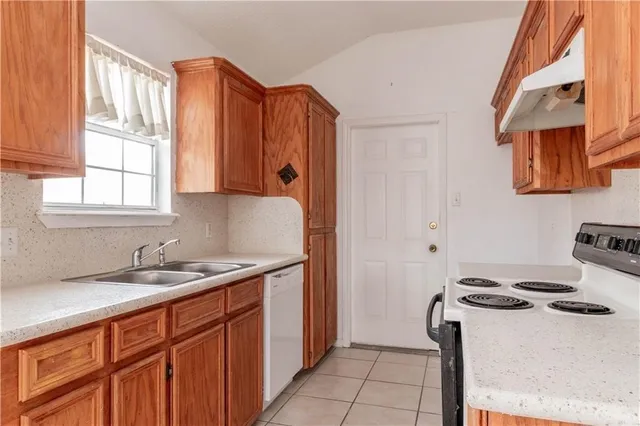 $1,600 | 7945 Fox Drive, Corpus Christi, TX 78414