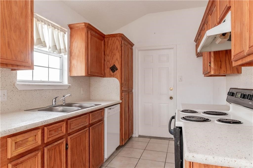 7945 Fox Drive Corpus Christi, TX 78414 - Photo 4 of 11