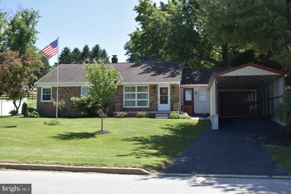 $319,900 | 236 West Ore Street, Seven Valleys, PA 17360