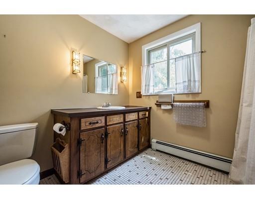 184 Burbank Road Sutton, MA 01590 - Photo 18 of 34