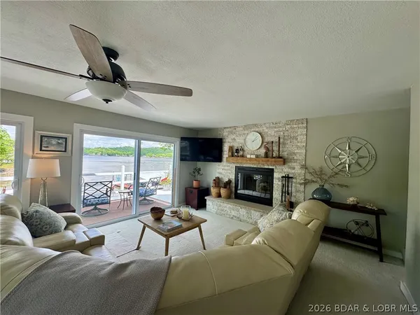 $620,000 | 396 Wundurvue Circle, Climax Springs, MO 65324
