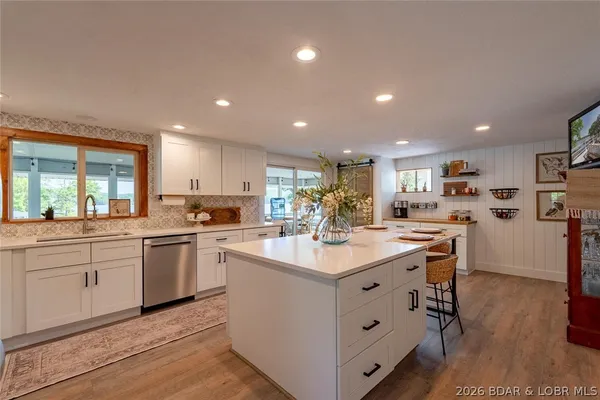 $620,000 | 396 Wundurvue Circle, Climax Springs, MO 65324