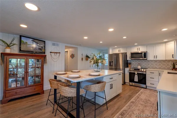 $620,000 | 396 Wundurvue Circle, Climax Springs, MO 65324
